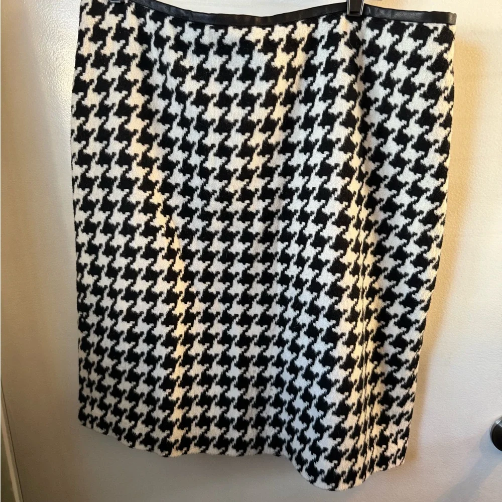 Talbots Classic Black and White Houndstooth Skirt - Picture 1 of 7